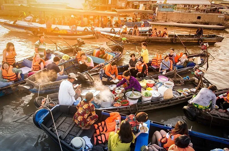Happy family adventure tour in Vietnam