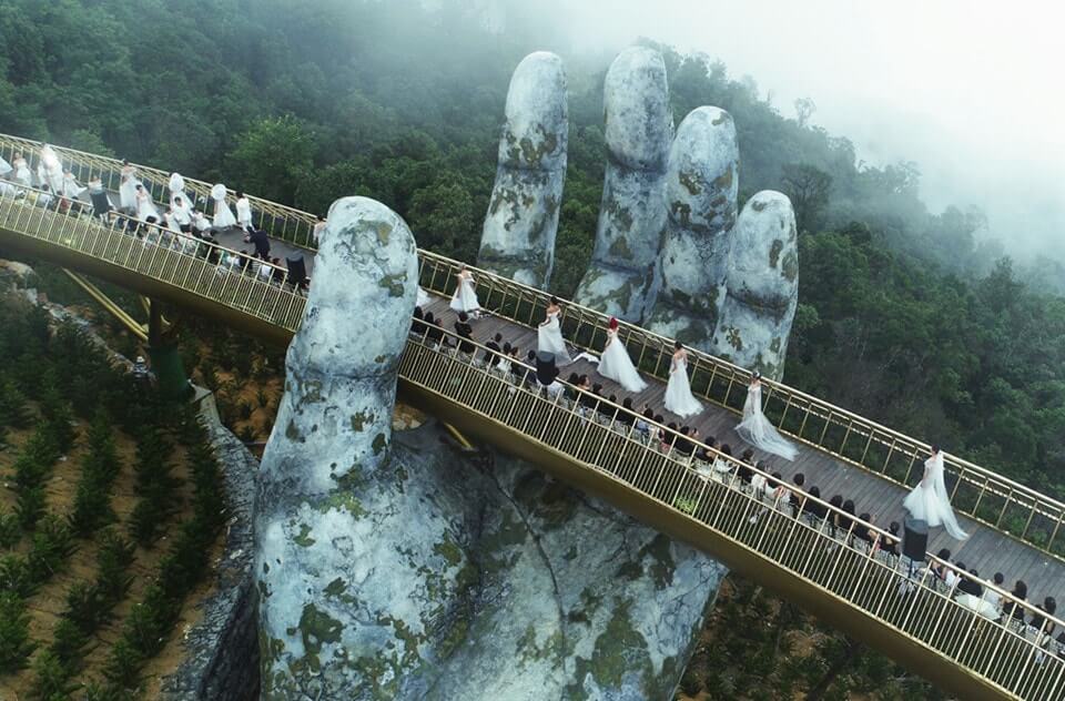 [Golden bridge Ba Na Hills] Exhilarating panoramic views hampered by clouds